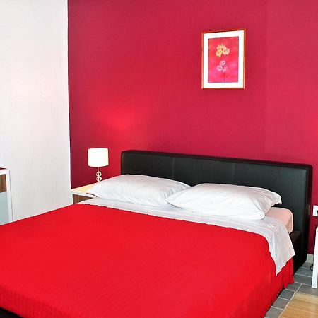 Apartments With A Parking Space Kastel Stafilic, Kastela - 5219 Room photo